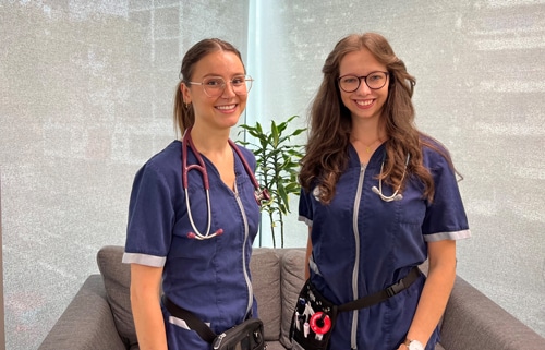 Bénédicte SELOSSE et  Maeva ALLEMAND nous font le plaisir de rejoindre l’équipe vétérinaire dédiée aux urgences.